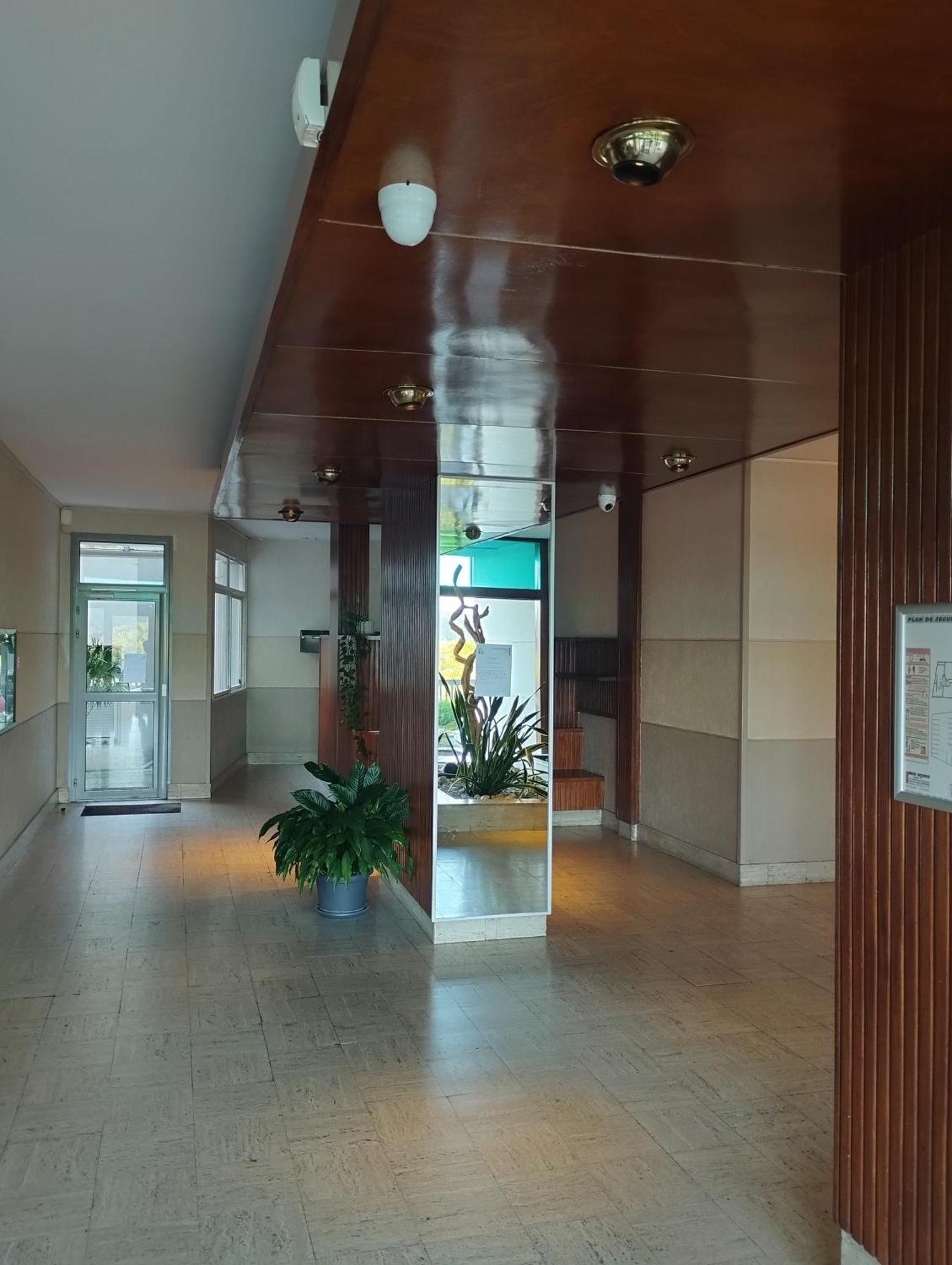 Chambrette Boulevard Des Pyrenees Hypercentre 10M Carre Wc Sur Le Palier, Porte40 Pau Buitenkant foto